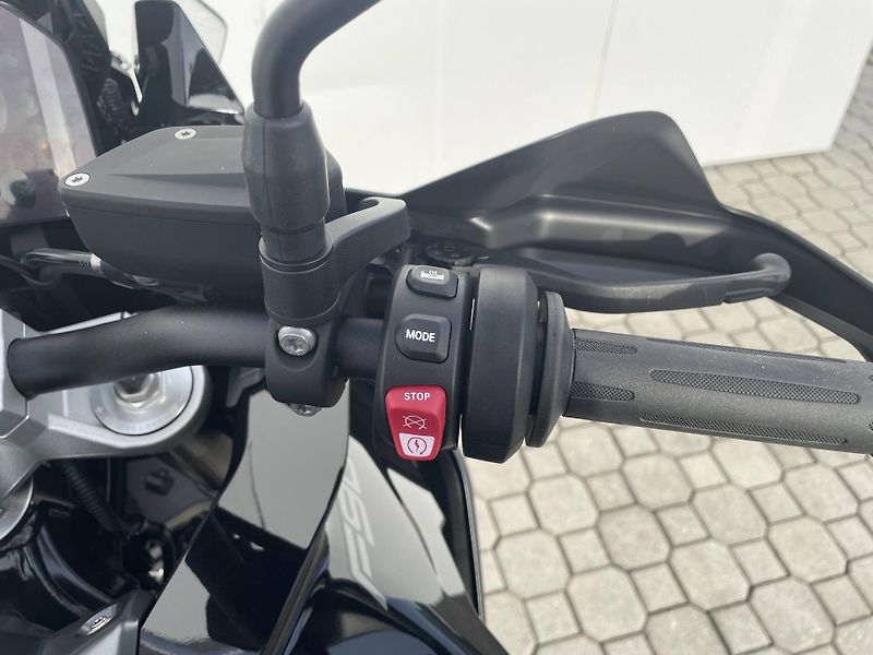 BMW (2026) F 900 XR - fotka 11 z 11
