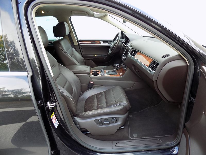 Volkswagen Touareg (2010) 3.0TDI/4x4/Chl.sedačky/LED/ - fotka 16 z 43