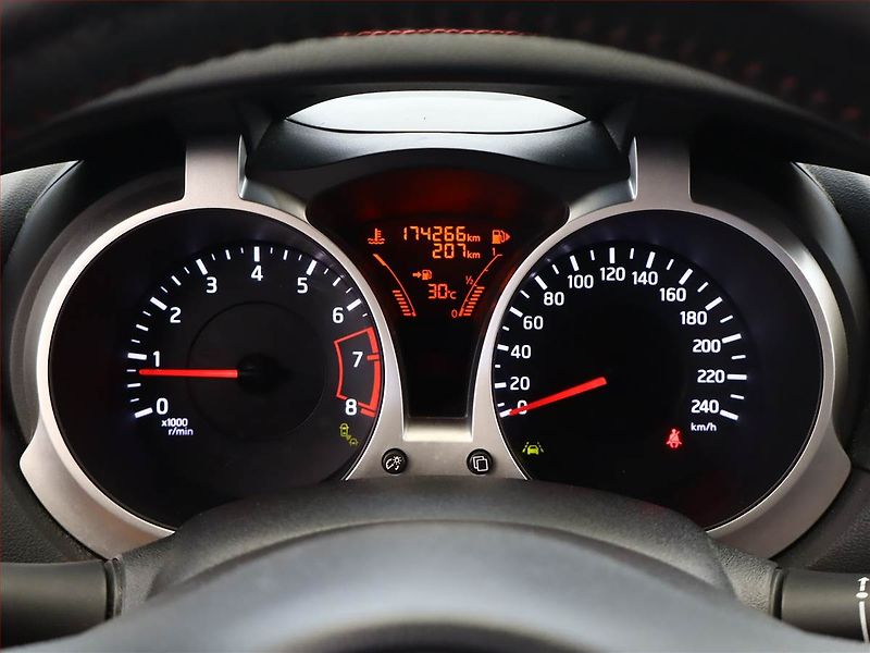 Nissan Juke (2015) 1.2 DIG-T, po STK, v provozu - fotka 9 z 17