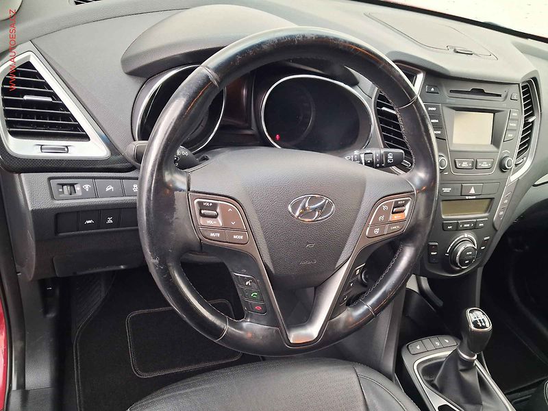 Hyundai Santa Fe (2013) 2.0 CRDi 4WD, Style, TZ - fotka 13 z 19