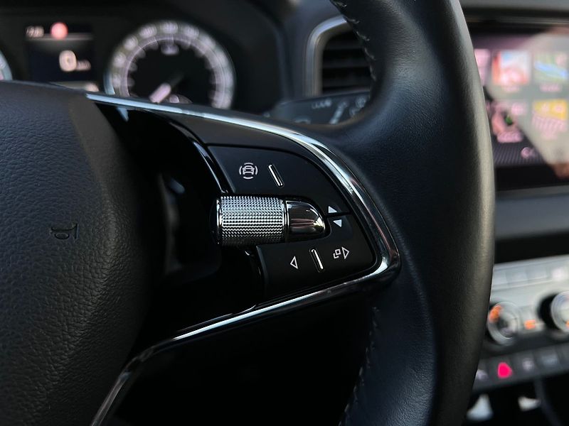 Škoda Karoq 1.0 TSI-Ambition P.KAMERA - fotka 76 z 98
