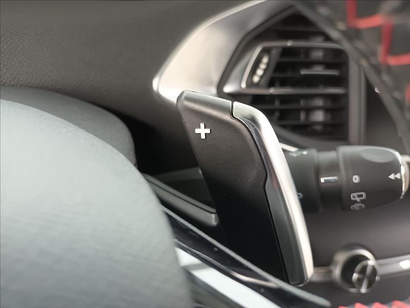 Peugeot 308 2,0 HDI,GT,130KW,ČR,SERVIS,NAV - fotka 36 z 50