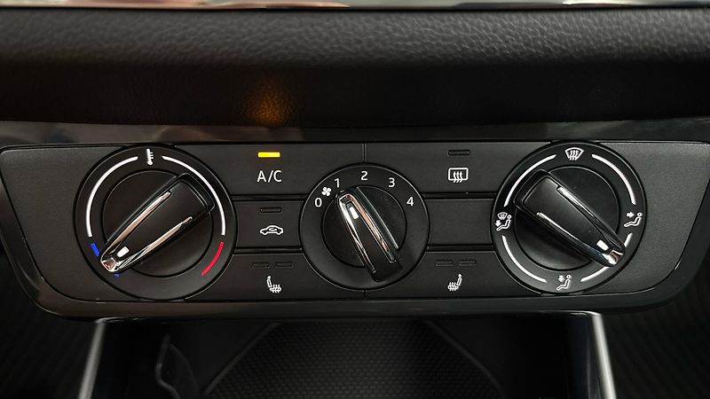 Škoda Fabia 1.0 TSI Style - fotka 13 z 22