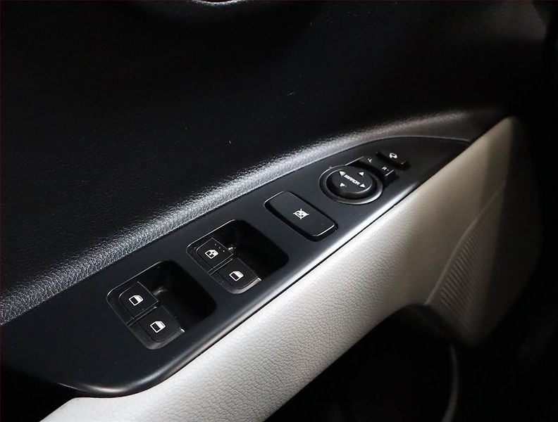 Kia Stonic (2020) 1.4 CVVT, Serv.kniha, Kůže - fotka 17 z 20