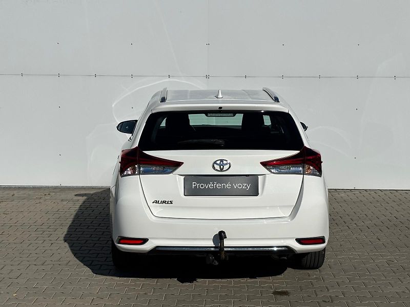 Toyota Auris 1.6 Valvematic Active - fotka 9 z 25