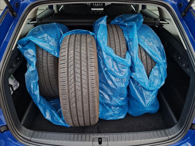 Škoda Octavia 2.0 TDI Style Combi,ČR,1.Maj. - fotka 16 z 50