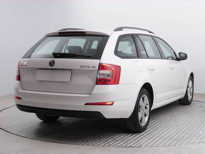 Škoda Octavia (2017) Style 1.6 TDI, Tempomat - fotka 5 z 17
