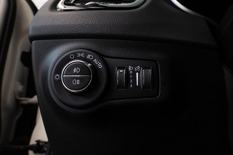 Jeep Compass - fotka 16 z 21