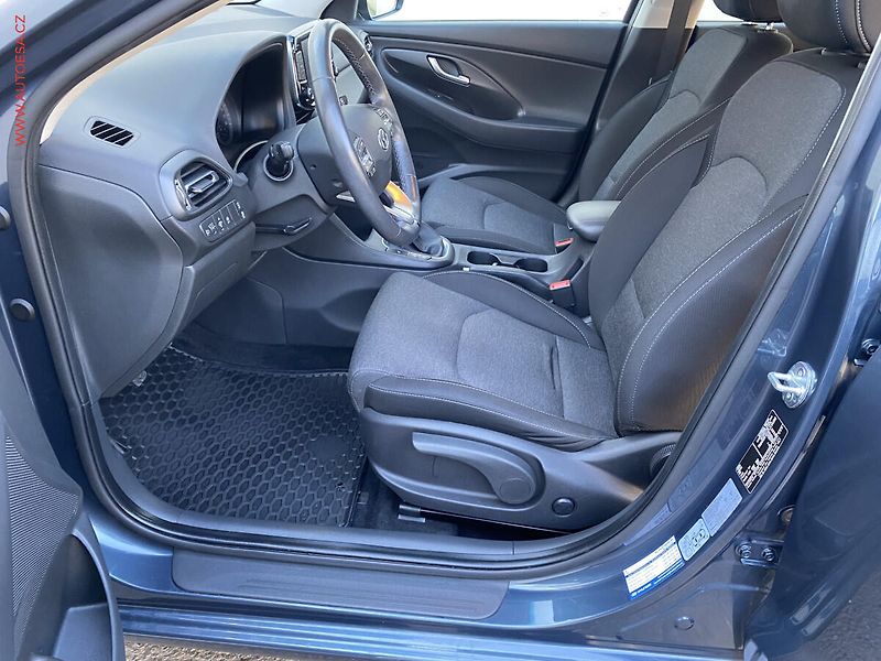 Hyundai i30 (2023) 1.5 T-GDi, ČR, Smart, LED - fotka 9 z 19