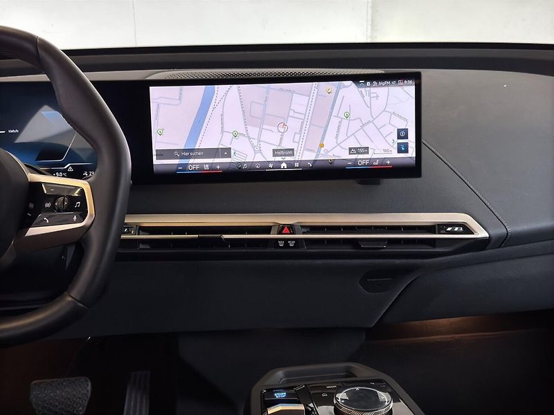 BMW iX xDrive40 Sport Laser 360 ACC T - fotka 9 z 11