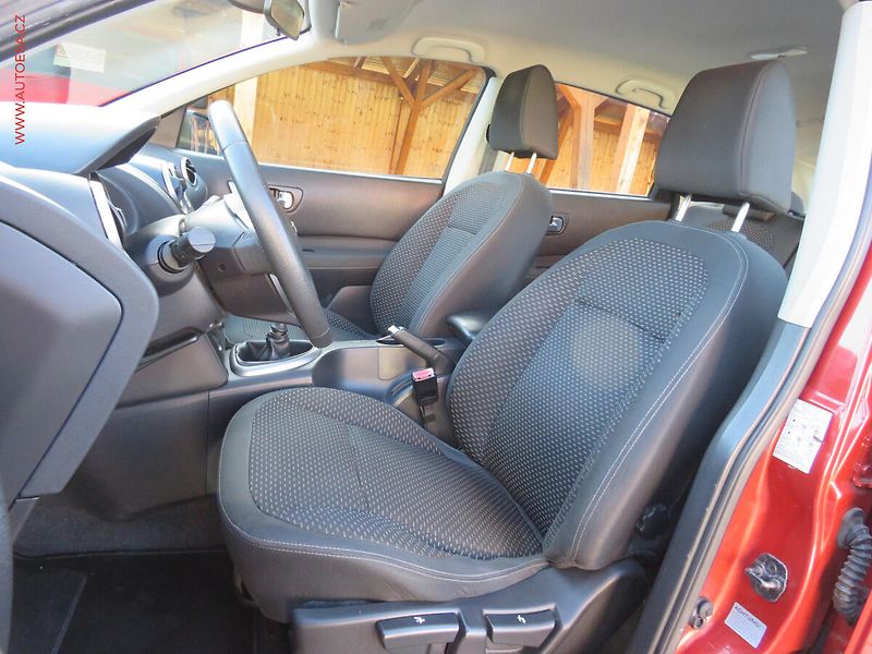 Nissan Qashqai (2009) 2.0i, AC, tempo - fotka 9 z 20