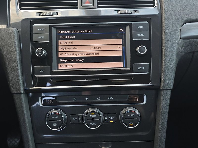 Volkswagen Golf (2018) VARIANT 1.0 TSi 81kW, ČR, serv - fotka 18 z 23