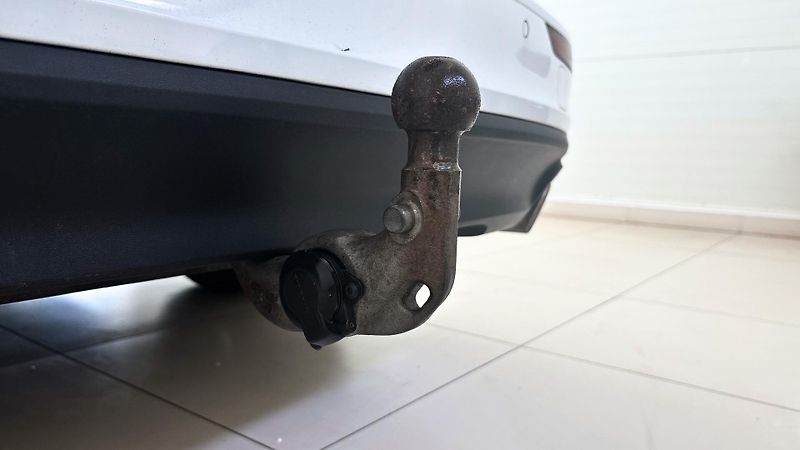 Volvo V60 (2018) D4 MOMENTUM + EL. TAŽNÉ - fotka 10 z 33