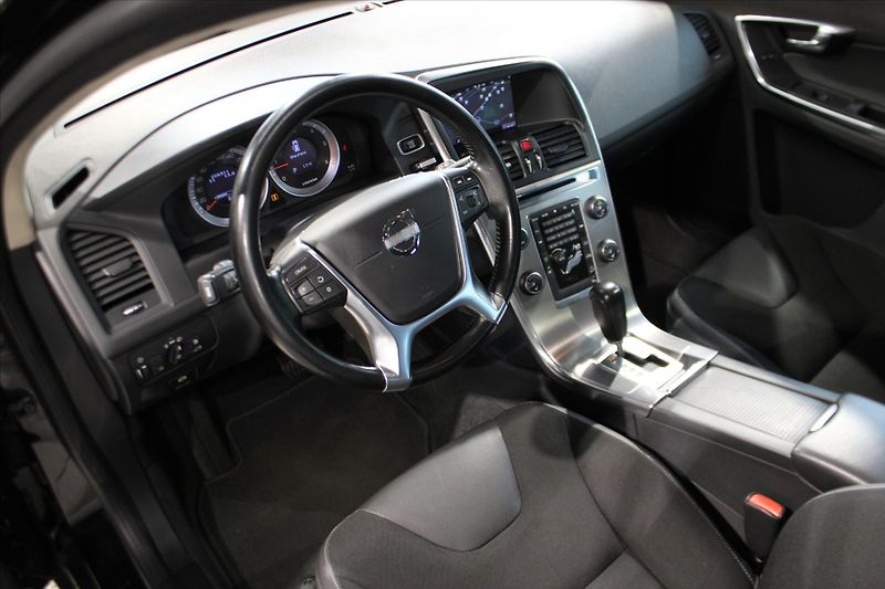 Volvo XC60 D3 AWD Polestar DPH/Tažné - fotka 10 z 26