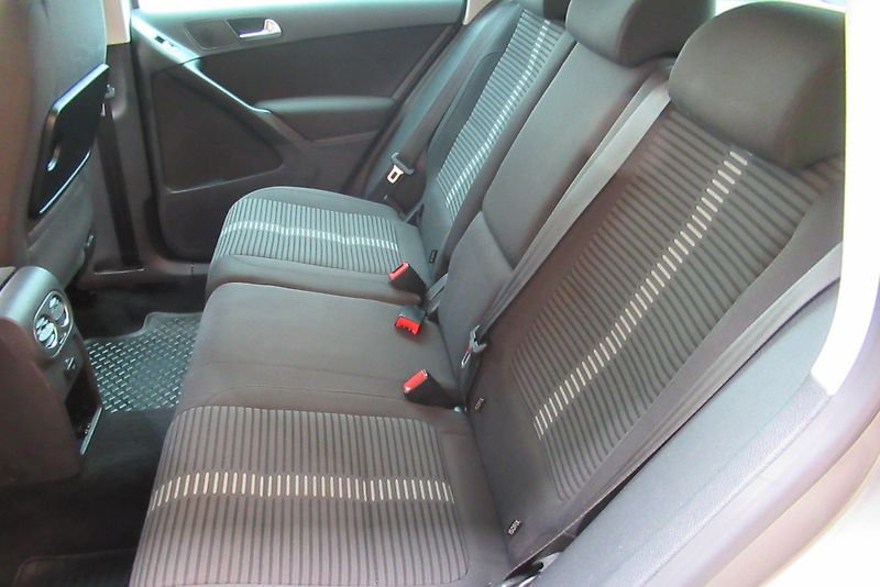 Volkswagen Tiguan 2.0 TDi AUT.KLIMA TAŽNÉ - fotka 17 z 21