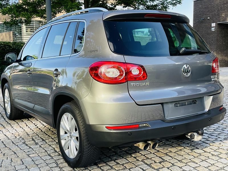 Volkswagen Tiguan 2.0TSI 4x4 AUT SERVISKA VYHŘEV - fotka 19 z 47