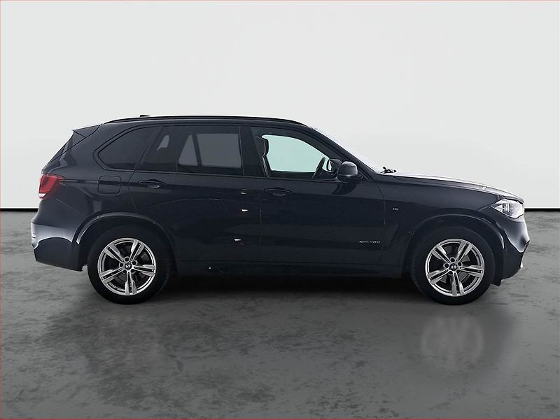 BMW X5 (2018) M Paket xDrive40d - fotka 6 z 25