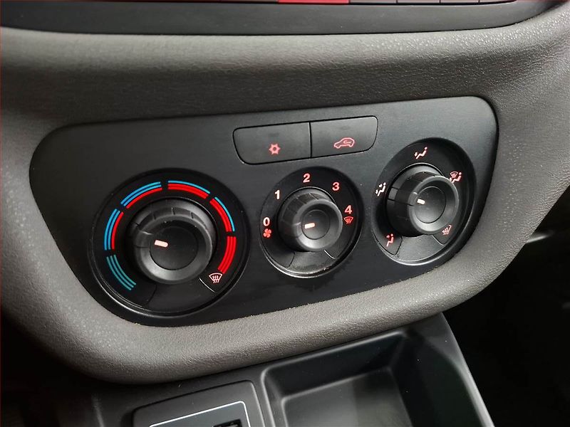 Fiat Dobló (2017) 1.4 T-Jet, 5Míst, ČR, 1Maj - fotka 15 z 16