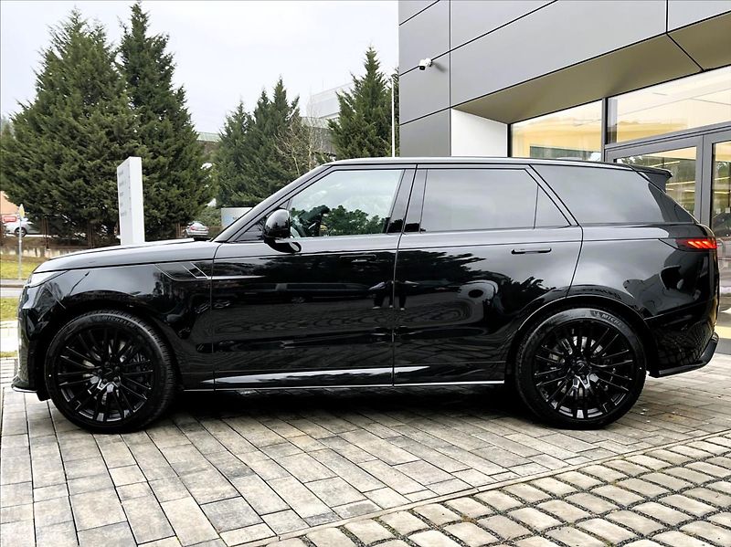 Land Rover Range Rover Sport (2026) 4,4 SV BLACK EDITION P635 - fotka 2 z 55
