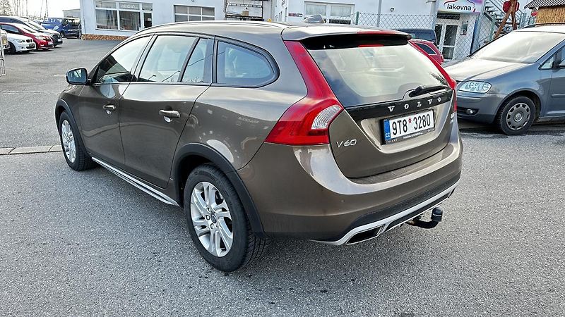Volvo V60 (2016) D4 CROSSCOUNTRY 140KW AUTOMAT - fotka 8 z 26