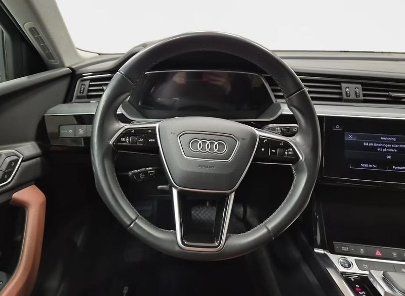 Audi Q8 e-tron 50 Q Kamera Matrix Kůže   - fotka 12 z 15