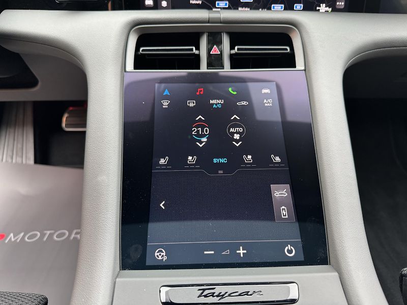 Porsche Taycan TURBO S-CARBON-MASÁŽE-BURMESTE - fotka 17 z 38