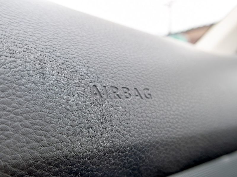 Volkswagen Golf (2012) 2.0TDI 103KW - 2x KOLA - fotka 31 z 49