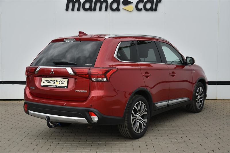 Mitsubishi Outlander 2.2 DI-D 4WD A/T 7-MÍST ČR - fotka 7 z 33