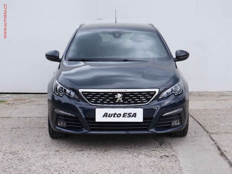Peugeot 308 (2019) 1.5 HDi, 2.maj,ČR, AT, navi - fotka 2 z 16