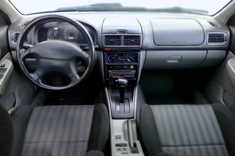 Subaru Impreza (2000) 2.0 4WD - fotka 12 z 17