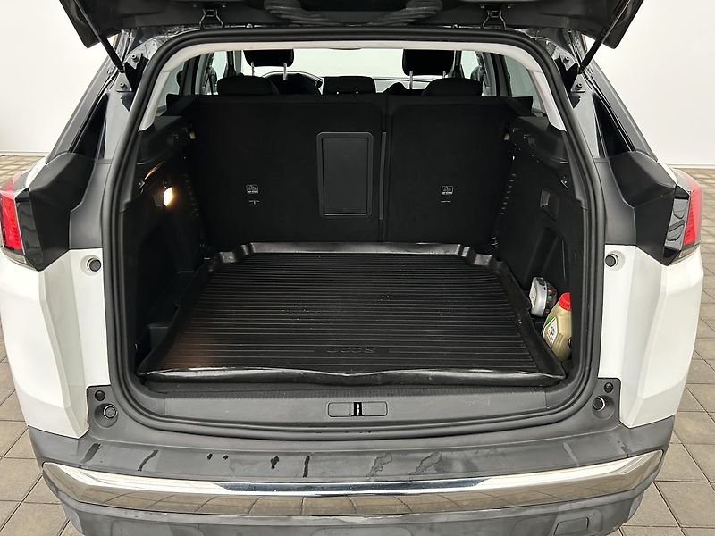 Peugeot 3008 1.2 T ACTIVE - fotka 12 z 26