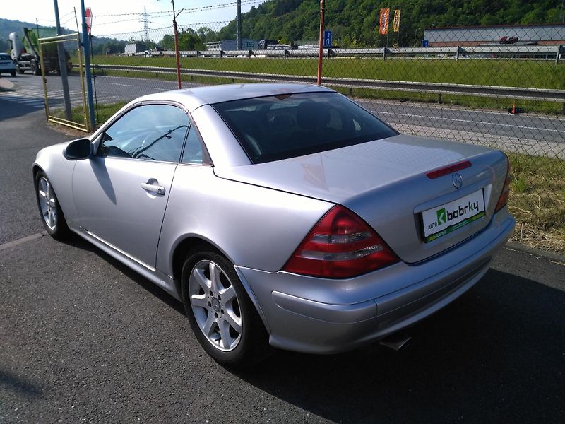 Mercedes-Benz SLK 200 Kompressor manuál - fotka 4 z 28