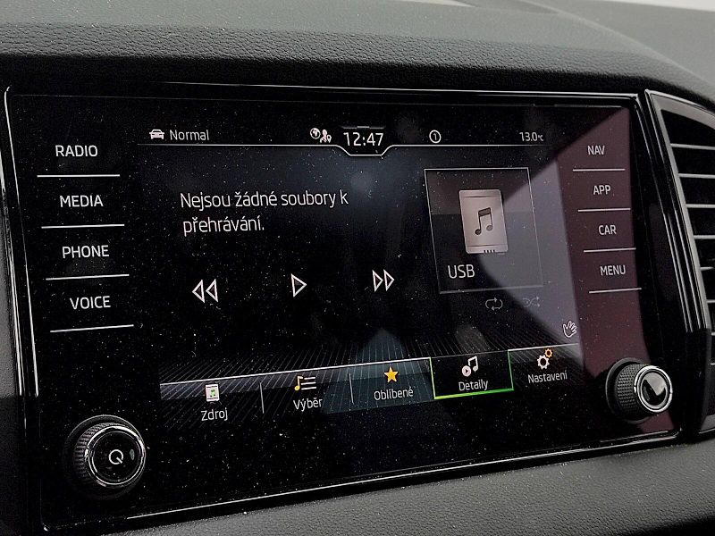 Škoda Karoq (2023) SportLine Plus 1,5 Tsi 110 Kw - fotka 12 z 35