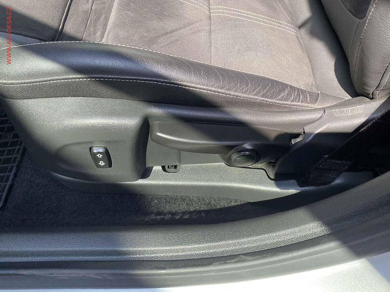Opel Astra (2020) 1.5 CDTi, servis.kniha, AT - fotka 14 z 19