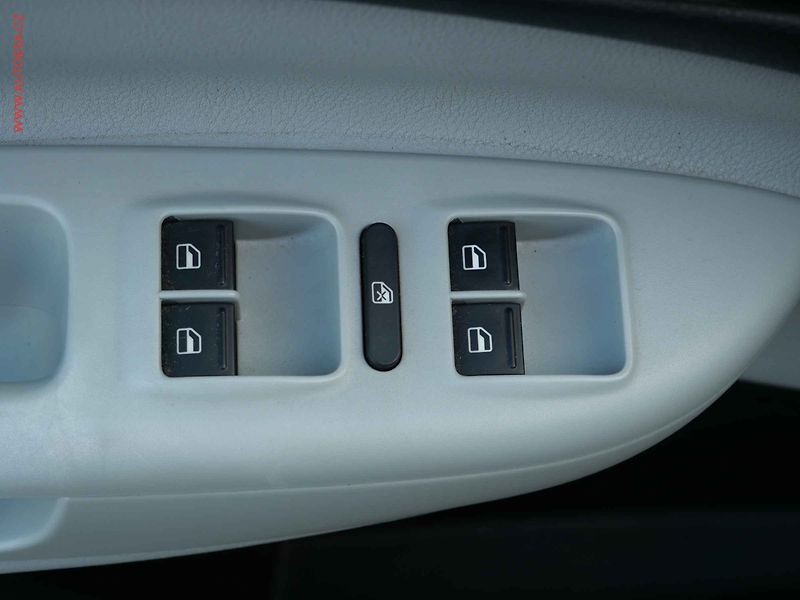 Škoda Octavia (2007) 2.0FSI, Xenon, šíbr, kůže - fotka 11 z 19