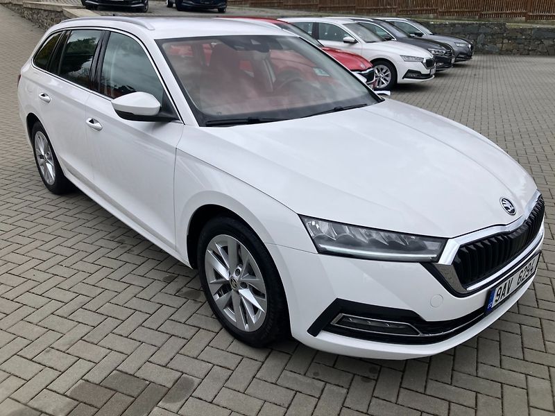Škoda Octavia (2023) 2.0TDI STYLE EL.TAŽNÉ,2023,ČR - fotka 2 z 34