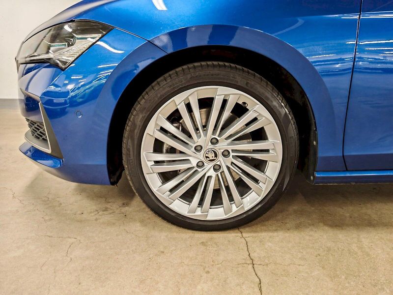Škoda Superb (2024) Combi 2.0 TSI 195 kW DSG 4x4 L - fotka 33 z 33