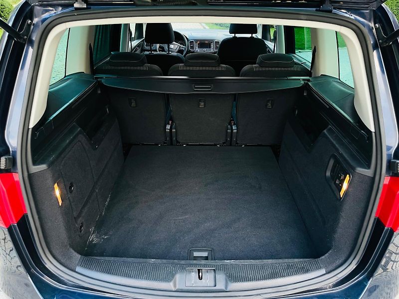 Seat Alhambra 2.0TDI MANUÁL SERVISKA TAŽNÉ - fotka 20 z 51