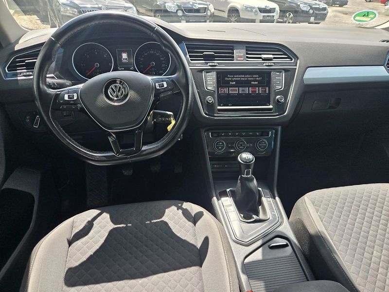 Volkswagen Tiguan (2016) 2.0 TDI NAVI, Serviska - fotka 14 z 39