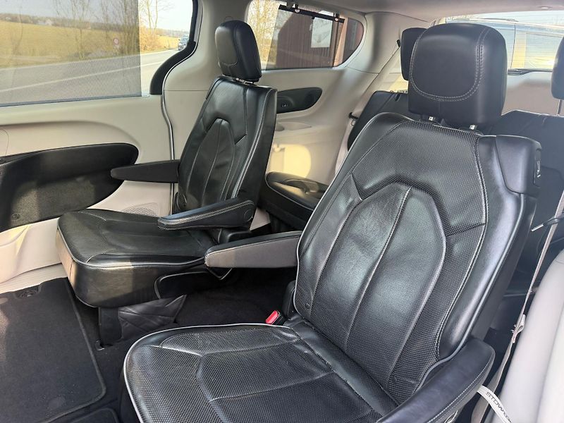 Chrysler Pacifica (2018) 3,6 RU Panorama Limited 2018 - fotka 14 z 20
