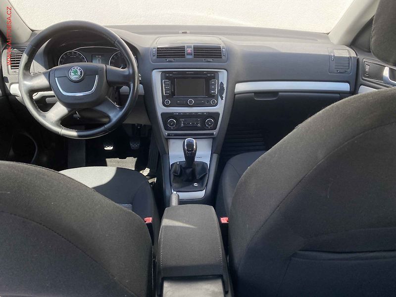 Škoda Octavia (2012) 2.0 TDi, ČR, autoAC - fotka 8 z 18