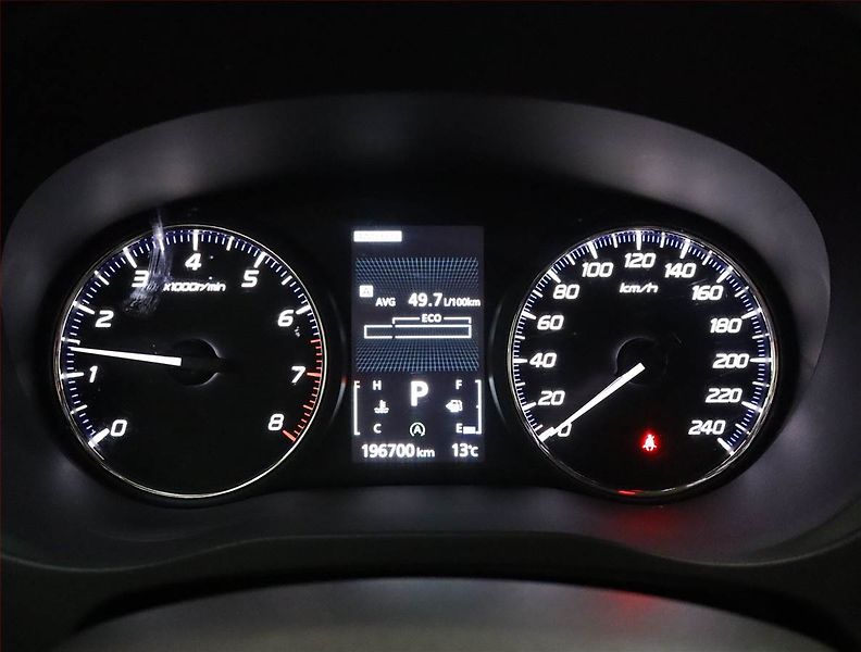 Mitsubishi Outlander (2017) 2.0, 4X4, Automat, 7 míst, ČR - fotka 11 z 20