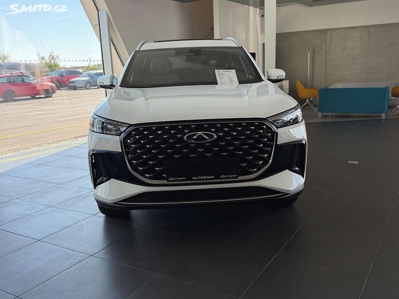 Chery Tiggo 8 (2025) UNIQUE 1,5 TGDI 7míst Panorama - fotka 1 z 16