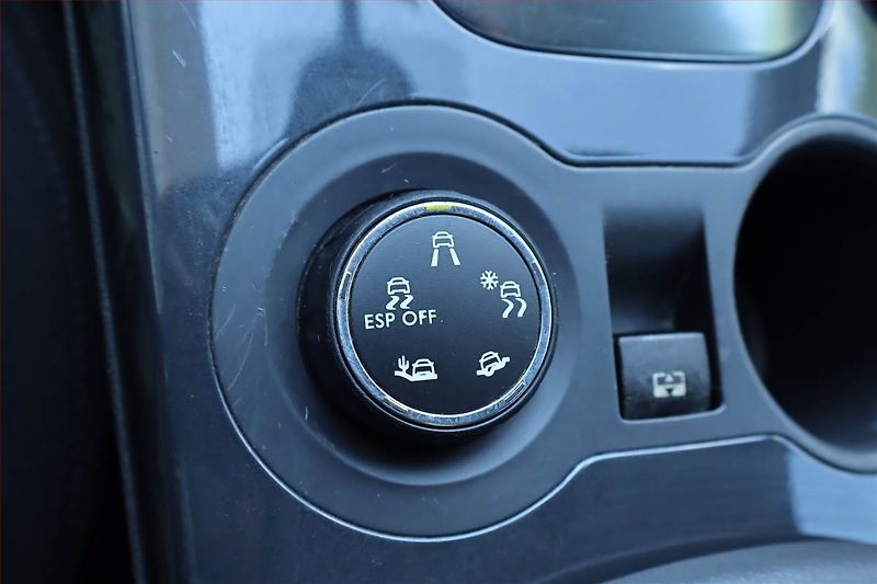 Peugeot 3008 (2009) 1.6 HDi, po STK, Tažné - fotka 17 z 21