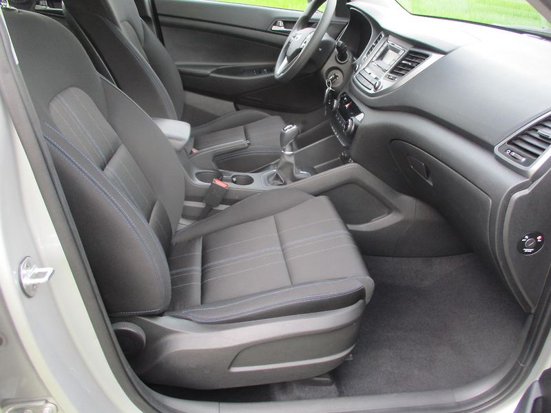 Hyundai Tucson 1.6 GDi 99kW*70tkm*KRÁSNÝ STAV - fotka 26 z 41