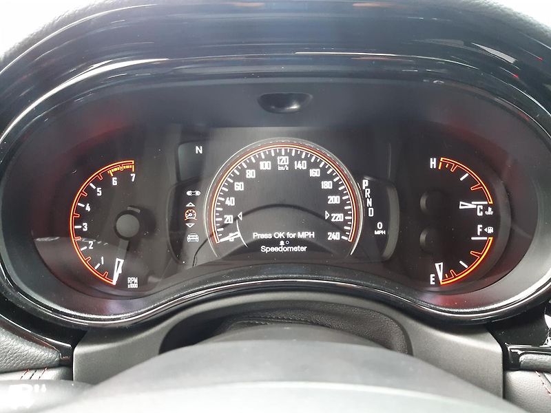 Dodge Durango (2026) 5,7 V8 HEMI  R/T 4x4 - fotka 36 z 47