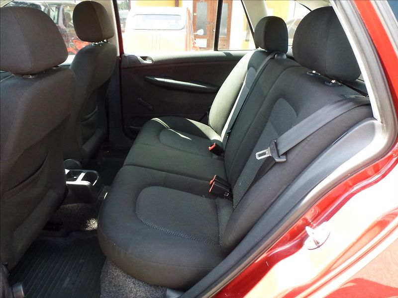 Škoda Fabia 1,4 16V Parkovací kamera - fotka 20 z 47