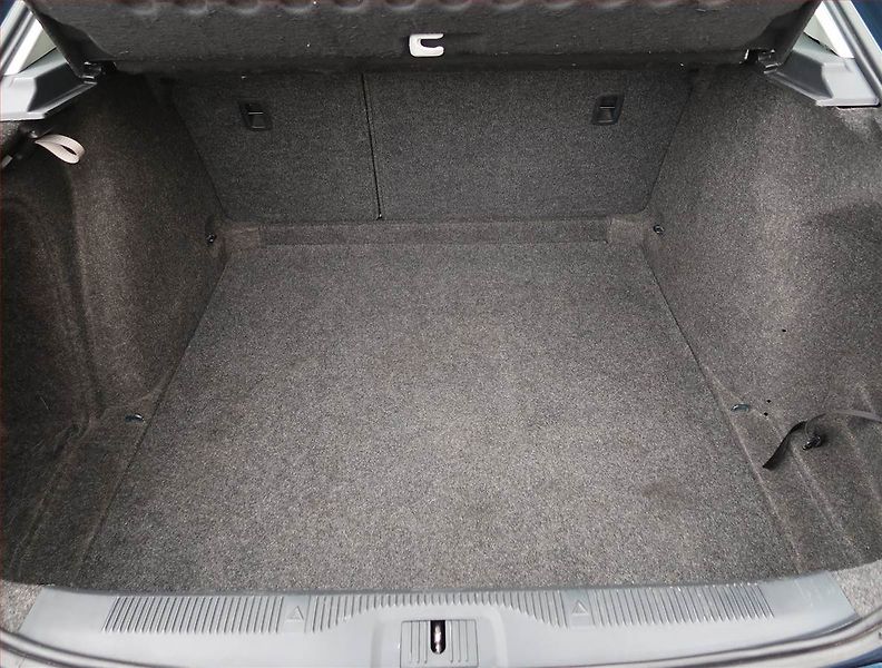 Škoda Octavia (2012) 2.0 TDI, Tempomat - fotka 13 z 15