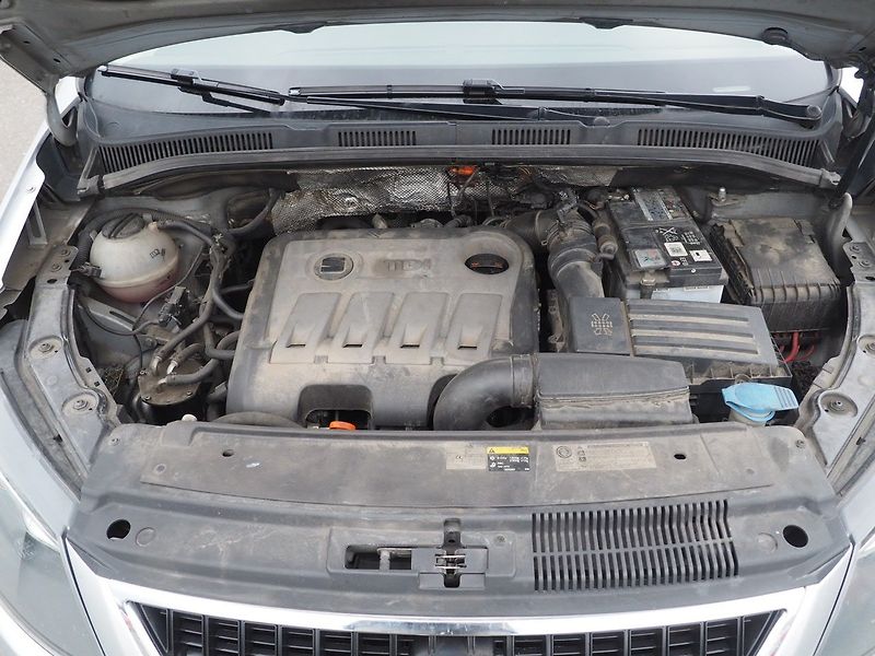 Seat Alhambra (2013) 2.0TDI, 130 kW,  7 Míst, Tažné - fotka 40 z 42