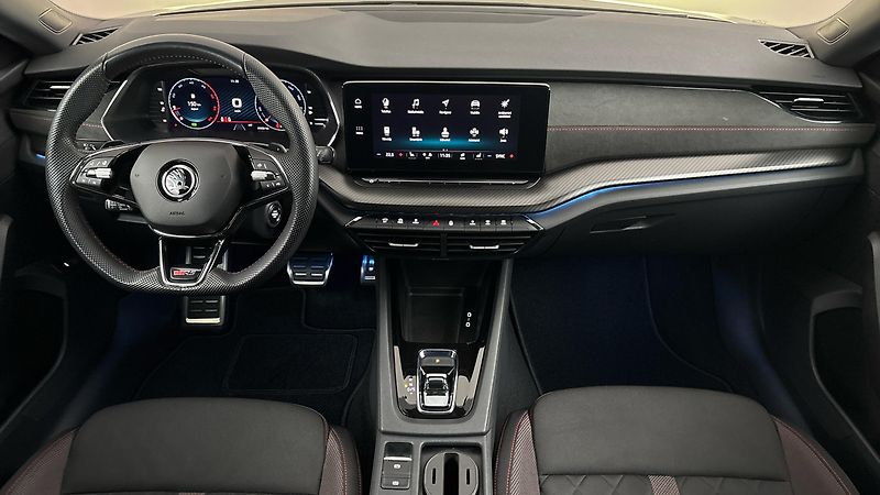 Škoda Octavia 2.0 TDI DSG RS - fotka 8 z 28